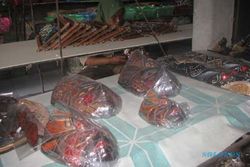 OLEH-OLEH KHAS JOGJA : Berbelanja Batik Kayu, Mampirlah ke Krebet