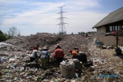  LEBARAN 2013 :  Volume Sampah di Sukoharjo Meningkat 20%