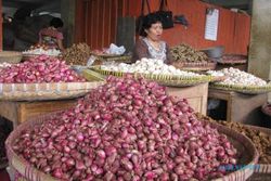 HARGA KEBUTUHAN POKOK : Harga Bawang Merah dan Cabai di Ponorogo Meroket