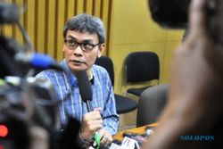 KPK VS PDIP : KPK: Tuduhan Terhadap Abraham Samad Fitnah!