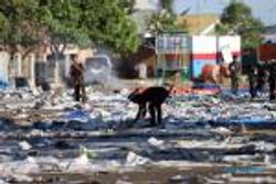 LEBARAN 2013 : Sampah Menggunung di Alun-alun Wates