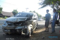 KECELAKAAN KARANGANYAR : Mobil Pemudik Tabrakan di Jalan Solo-Sragen, 1 Luka
