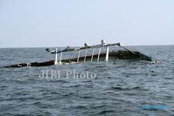 KISAH TRAGIS : Kapal Terbalik di Sungai Jeneberang, 2 Tewas 