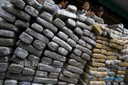 HUKUMAN MATI : Rapat Kabinet, Jokowi Bahas Hukuman untuk Pengedar/Produsen Narkoba