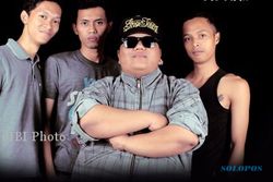 BAND INDIE LABEL : Straight A Hand Antikompetisi   