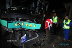 KECELAKAAN BOYOLALI : Bus Safari Tabrak Truk dan Innova, 5 Orang Terluka