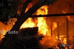    RUKO TERBAKAR : 3 Ruko di Jagalan Solo Terbakar