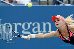 WTA FINALS 2015 : Tumbangkan Kvitova di Final, Radwanska Juara