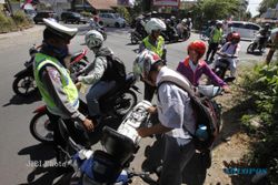 RAZIA MOTOR : 3 Hari, Satlantas Solo Tilang 277 Pengendara Berstatus Pelajar