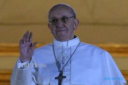 Paus Ajak Gereja Hentikan Musuhi Gay & Aborsi