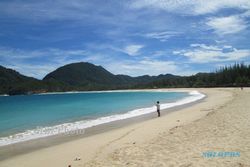 Indahnya Pantai Lampuuk Aceh