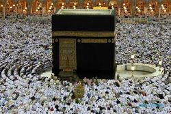 TENTANG ISLAM : Penggunaan Gelar Haji atau Hajah