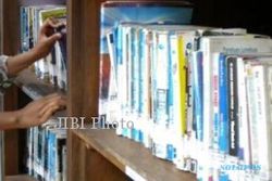 PERPUSTAKAN SUKOHARJO : Kunjungan ke Perpustakaan Daerah Didongkrak