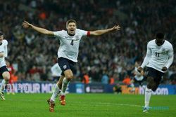 KUALIFIKASI PIALA DUNIA 2014 : Ungguli Polandia 2-0, Rooney-Gerrard Bawa Inggris Melenggang ke Brazil