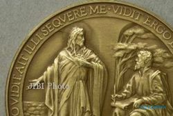 Salah Tulis ‘Yesus’, Vatikan Terpaksa Tarik Ribuan Medali