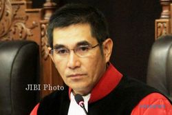 HASIL SIDANG MK : Hakim Hanya Bacakan 3% dari 3.000 Lembar Putusan MK