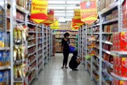   INDUSTRI RITEL : Hypermart Garap Pasar Kios dan Warung