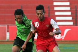 INDONESIA U-19 VS LAOS : Tandukan Mukhlis Hadi Bawa Indonesia Memimpin 1-0