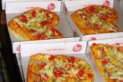 KULINER SOLO : Piza Tampilan Unik, Pembeli Tertarik