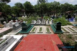  PERMAKAMAN MASSAL : Makam Massal Tragedi 1965 di Tengah Hutan Semarang Diberi Nisan