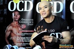 OCD Bikin 2 Orang Tumbang, Deddy Corbuzier Terbitkan Buku
