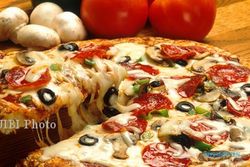 KULINER SOLO : Piza Bukan Lagi Hidangan Mahal