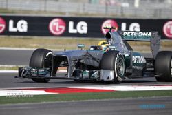 FREE PRACTICE II GP KOREA : Catat Waktu Tercepat, Hamilton Ungguli Vettel
