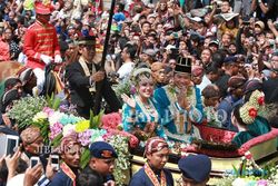 ROYAL WEDDING NGAYOGYAKARTA : Sultan HB X Memodifikasi Iring-iringan Pengantin