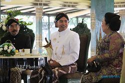  ROYAL WEDDING: Calon Ipar Menghias Kamar Notonegoro