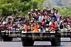 HUT KE-68 TNI : RAKYAT-TNI KUAT