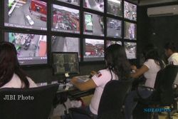 PEMANTAUAN KEAMANAN : Wow, Dinilai Lebih Peka, Tunarungu Jadi Pemantau CCTV