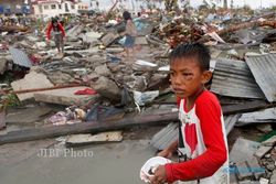 BENCANA DI FILIPINA : Korban Tewas Topan Haiyan Capai 10.000 Orang 