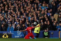 EVERTON VS LIVERPOOL : Babak Pertama, Gol Cantik Suarez Bawa The Reds Memimpin