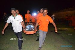 SIMULASI BANJIR KARANGANYAR : Warga Dilatih Evakuasi Korban Mandiri Secara Mandiri