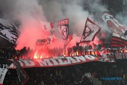 KEMARAHAN SUPORTER: Kaka & Abbiati Temui Ultras Milan