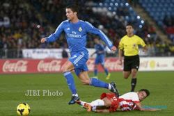 ALMERIA VS MADRID 0-5 : Ronaldo Kelelahan, Babak Kedua Ditarik ke Luar Lapangan