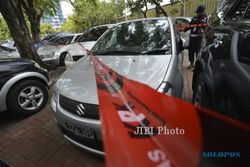 KASUS AKIL MOCHTAR : Kuasa Hukum: Mobil-Mobil Itu Bukan Milik Akil