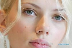 FILM BARU : Scarlett Johansson Bingung Perankan Laura