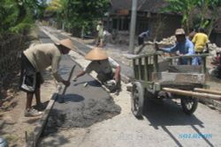 PEMBANGUNAN INFRASTRUKTUR : Proyek Betonisasi Bikin Jalur Pantura Semarang Macet 