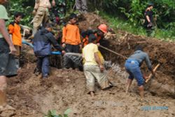  LONGSOR KARANGANYAR : Antisipasi Bencana,  84 KK di Gerdu Siap Bedol Desa
