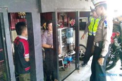 TAHUN BARU 2014 : Larang Knalpot Blombongan, Polisi Sragen Sidak ke Bengkel Modifikasi Motor