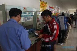 TAHUN BARU 2014 : Tiket Balik ke Jakarta Nyaris Ludes, Harga Melambung