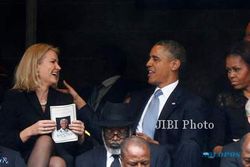 FOTO SELFIE OBAMA : Genit pada PM Denmark, Media AS Sebut Obama Harus Minta Maaf