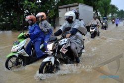 ANTISIPASI BENCANA : BPBD Dirikan Posko Banjir & Longsor
