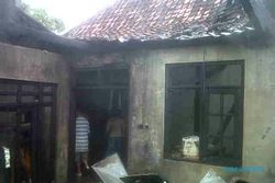 Takar Bensin Dekat Tungku Api, Rumah Suharti Terbakar