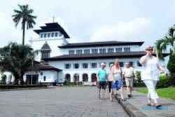 7 Tempat Wisata di Bandung yang Hits Dikunjungi
