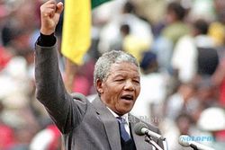 NELSON MANDELA TUTUP USIA : Ini Video Pembebasan Nelson Mandela