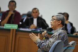 KASUS AKIL MOCHTAR : Rekening Diblokir, Akil Tolak Bersaksi di Sidang Kasus Bupati Morotai