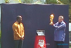 PIALA DUNIA 2014 : SBY Bisiki Dwight Yorke Soal Tim Favoritnya di Piala Dunia