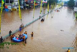 JAKARTA BANJIR : Jakarta Siaga Darurat Banjir